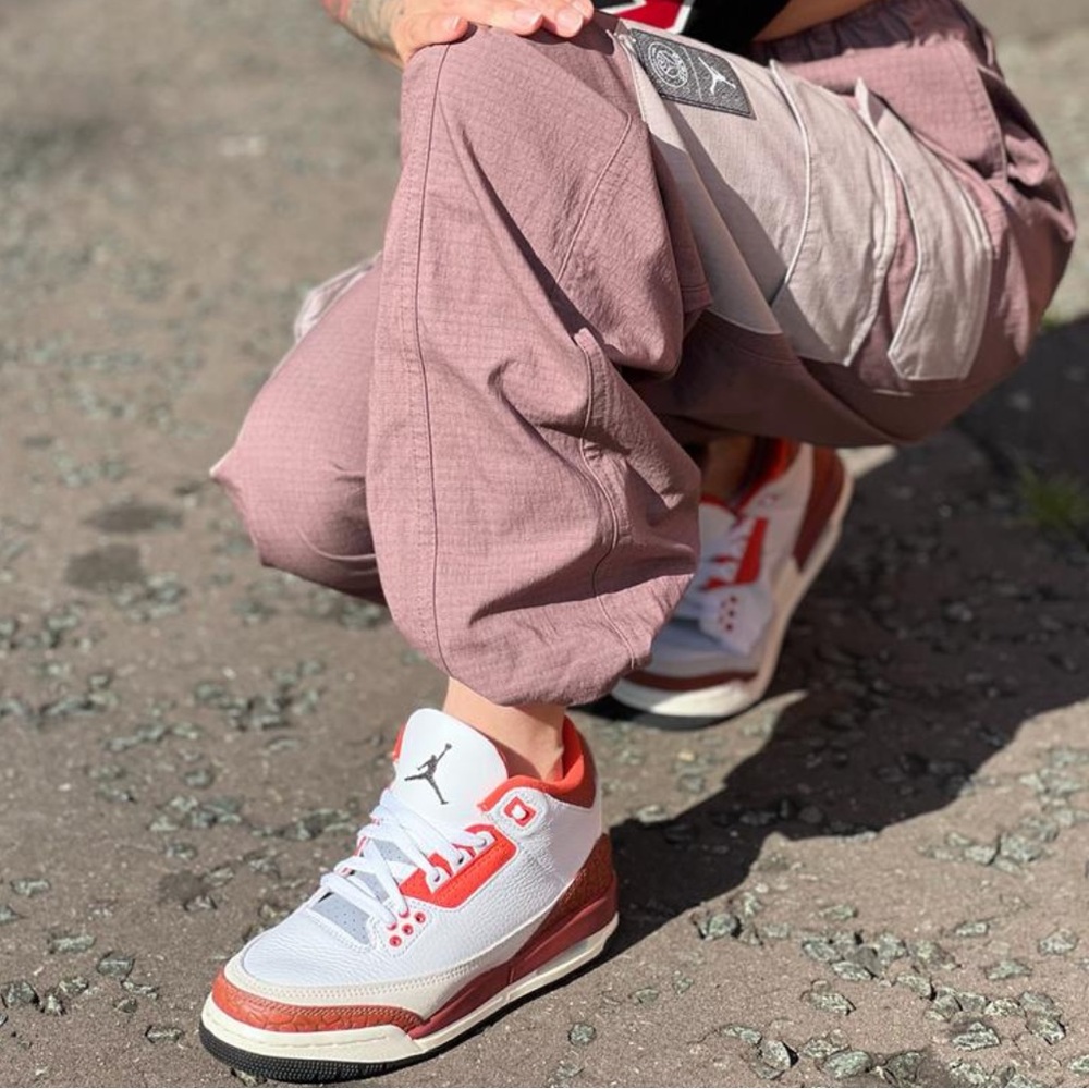 Air Jordan 3 Retro Sneakers  Size 6 Back To School!